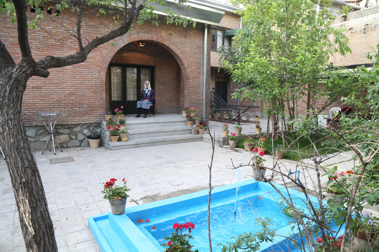 دیوارهایی که بوی شعر میدهند