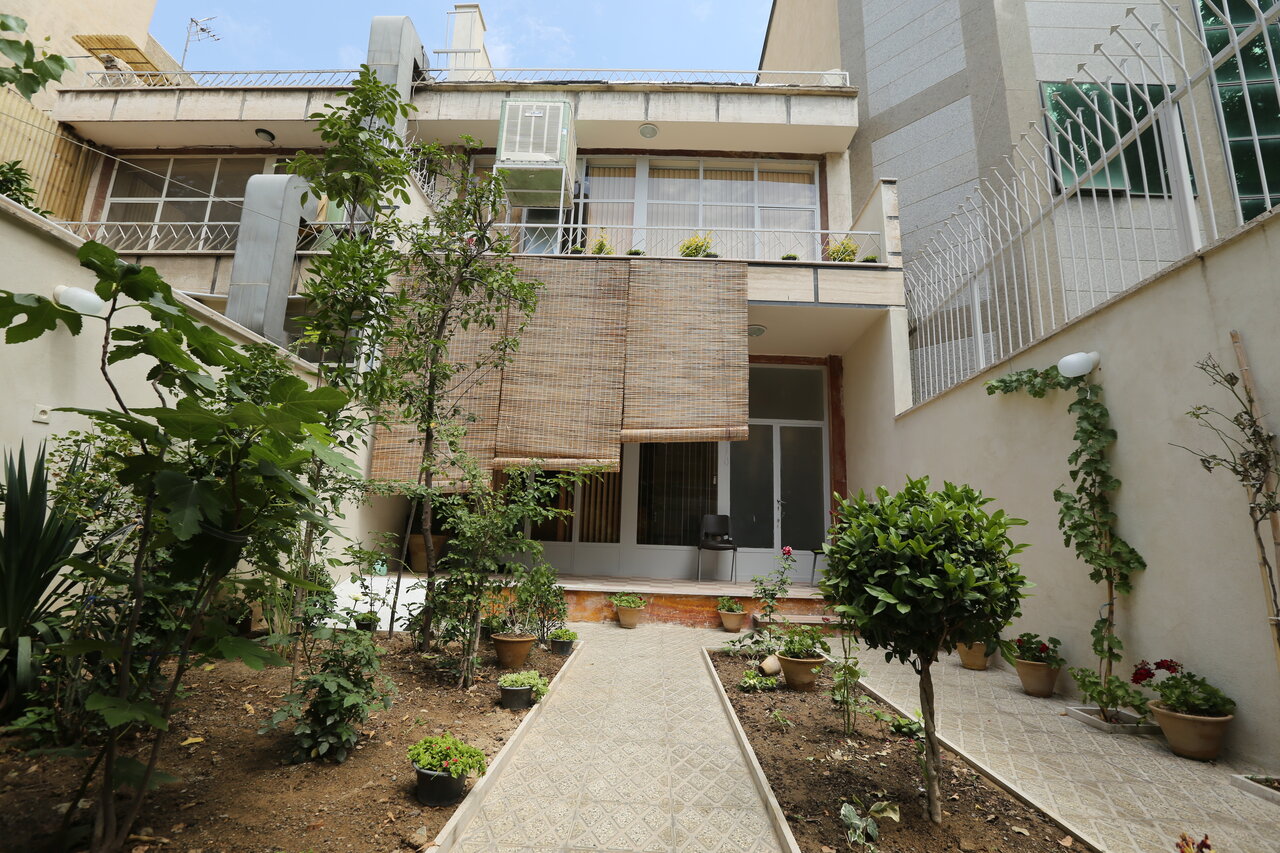 دیوارهایی که بوی شعر میدهند