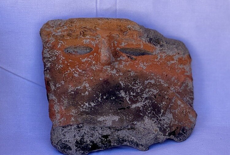 سفال ۵ هزار ساله به شکل چهره انسان در قونیه | عکس