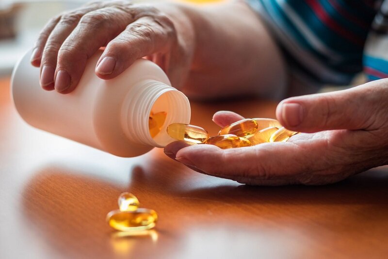 چه کار کنیم قرص و کپسول در گلو گیر نکند؟