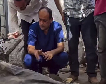 لحظه دردناک خداحافظی رئیس بیمارستان با خانواده‌اش + فیلم