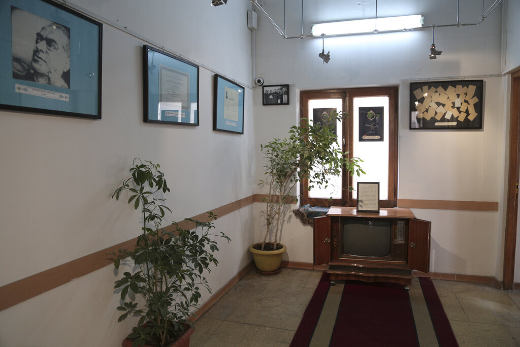 گشت و گذار در عمارت های خاطره انگیز