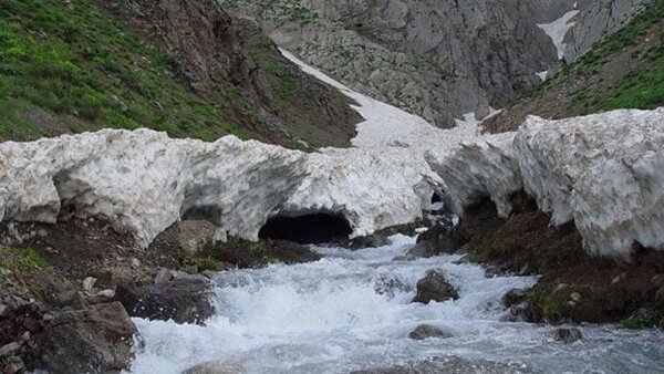 ۸۰۰ متر تونل برفی فوقالعاده در ایران! + ویدئو و جزئیات | وقتی پیشانی از گرما عرق میکند