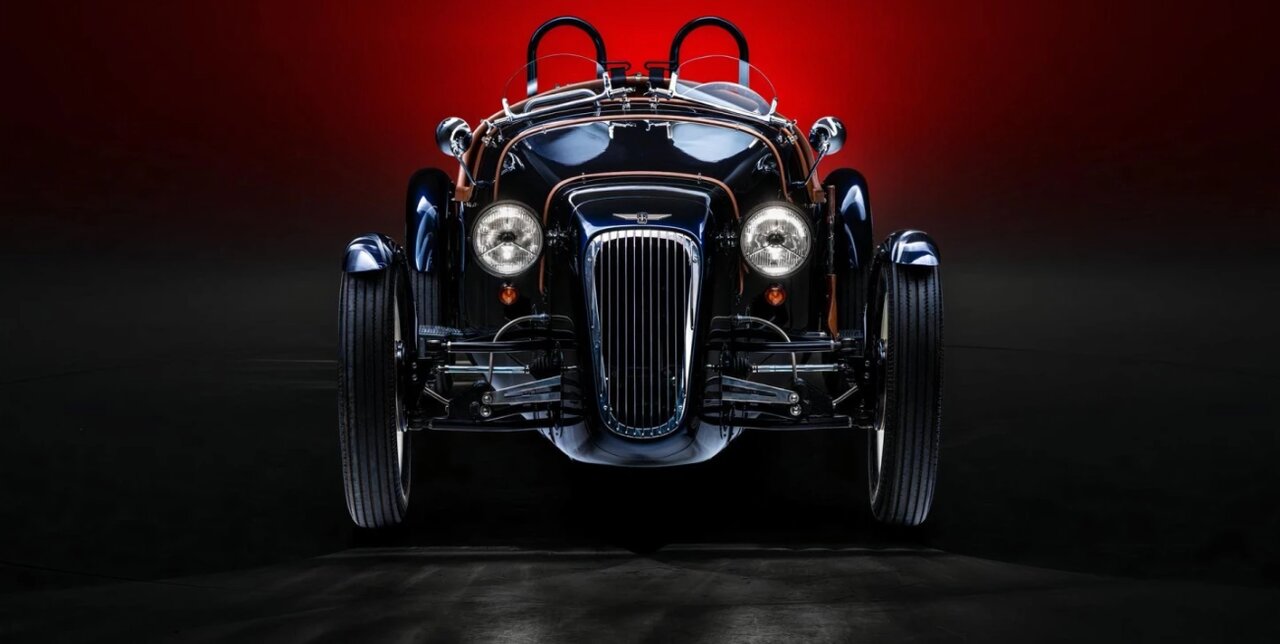 بازگشت خودروساز نمادین بریتانیایی به صحنه | آستین موتور از رودستر کلاسیک برقی رونمایی کرد