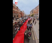 انگلیسی ها خط قرمز چندین کیلومتری را به تصویر کشیدند + ویدئو | تصاویری از حمایت متفاوت از مردم غزه