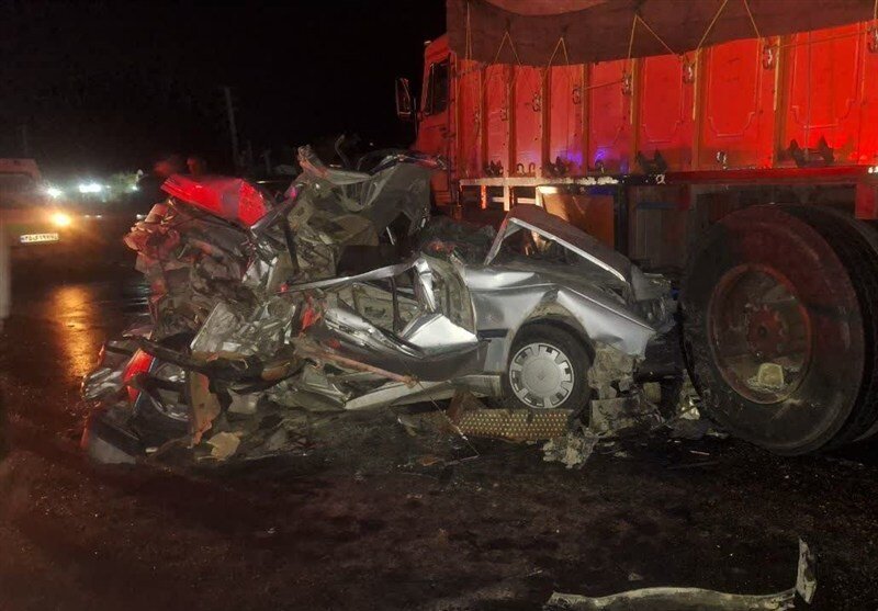 تصادف هولناک پژو و کامیون با ۵ کشته و مصدوم + عکسها