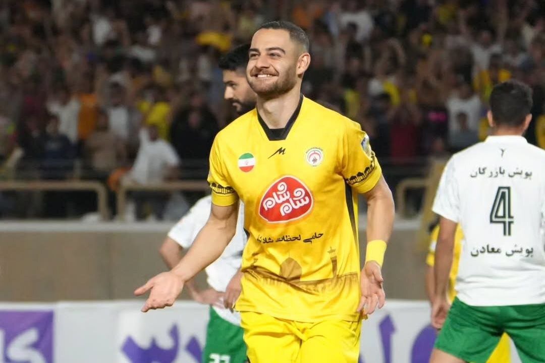 قطعا قربانی سرمربی استقلال میشود | فوتبال یک جام جهانی به من بدهکار است | شادی گل را از روی فامیلی خودم برداشتم و به مادرم تقدیم میکنم