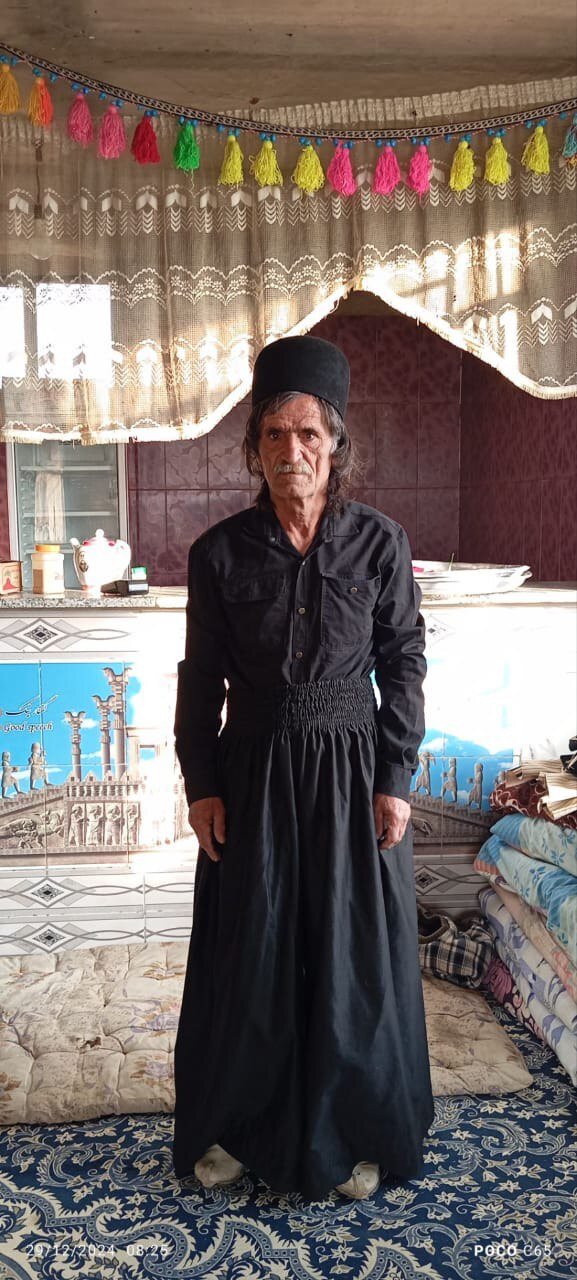 این قایق با پوست گوسفند ساخته می شود | مرد 70 ساله آخرین کلک ساز چهارمحال و بختیاری است + فیلم و عکس