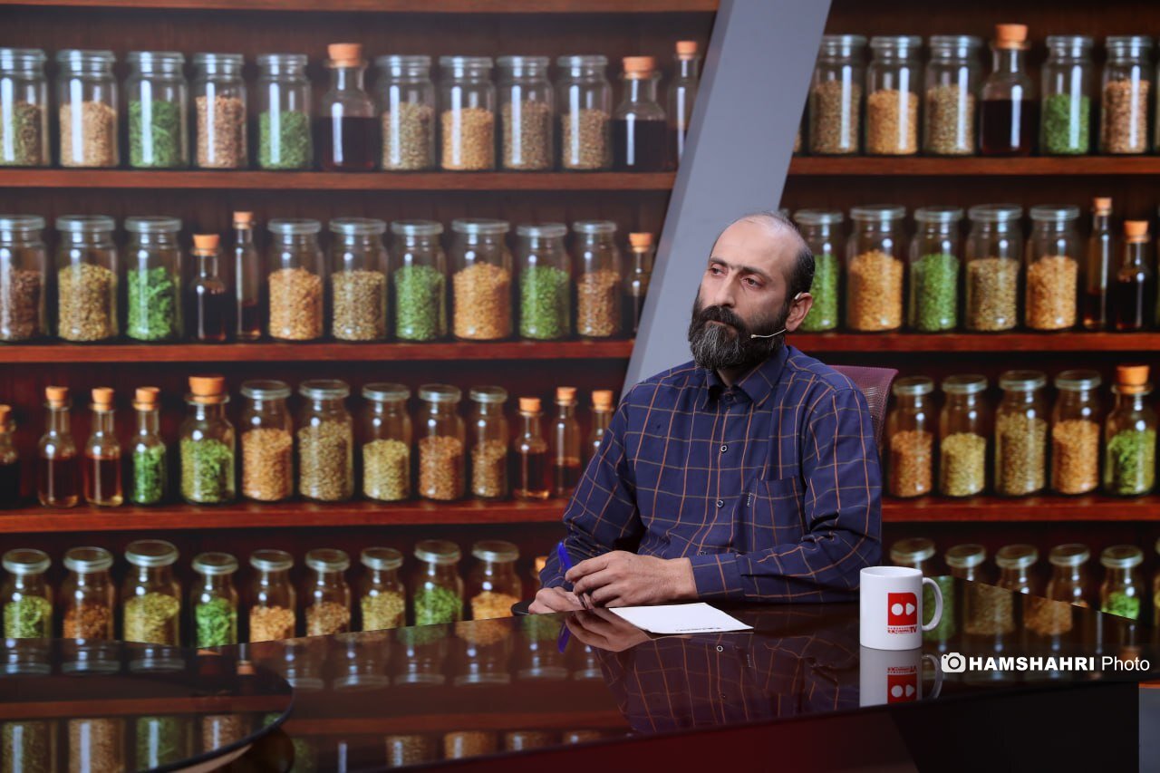 کرونا دروغ بود؟ | درباره روبوسی با بیماران کرونایی و سوزاندن کتاب هاریسون