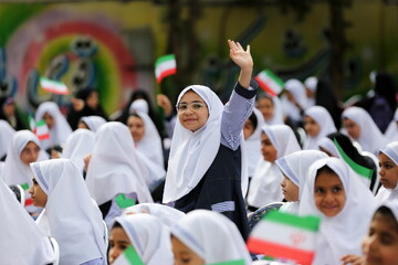 کاهش ۴ میلیونی جمعیت دانش‌آموزان | دختران دانش‌آموز چقدر بیشترند؟ | فارغ‌التحصیل بیکار در این دوره آموزشی نداریم