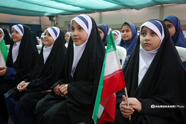 جشن آغاز سال تحصیلی جدید در مدرسه شاهد حضرت زینب(س)