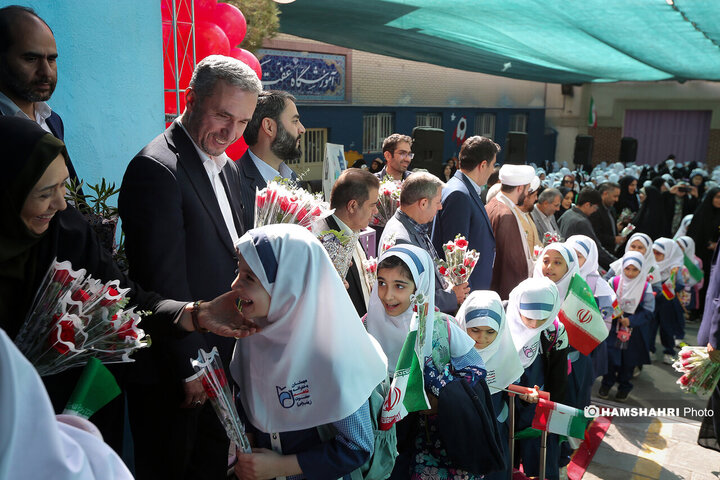 جشن آغاز سال تحصیلی جدید در مدرسه شاهد حضرت زینب(س)