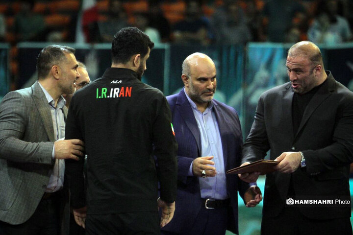 جشنی برای ایران| مراسم تجلیل از کشتی گیران در مسابقات کشتی قهرمانی جهان