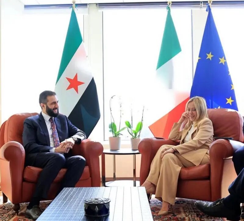 خانم نخستوزیر با جولانی دیدار کرد؛ لبخند ملونی هنگام دیدار با الشرع | تصاویر