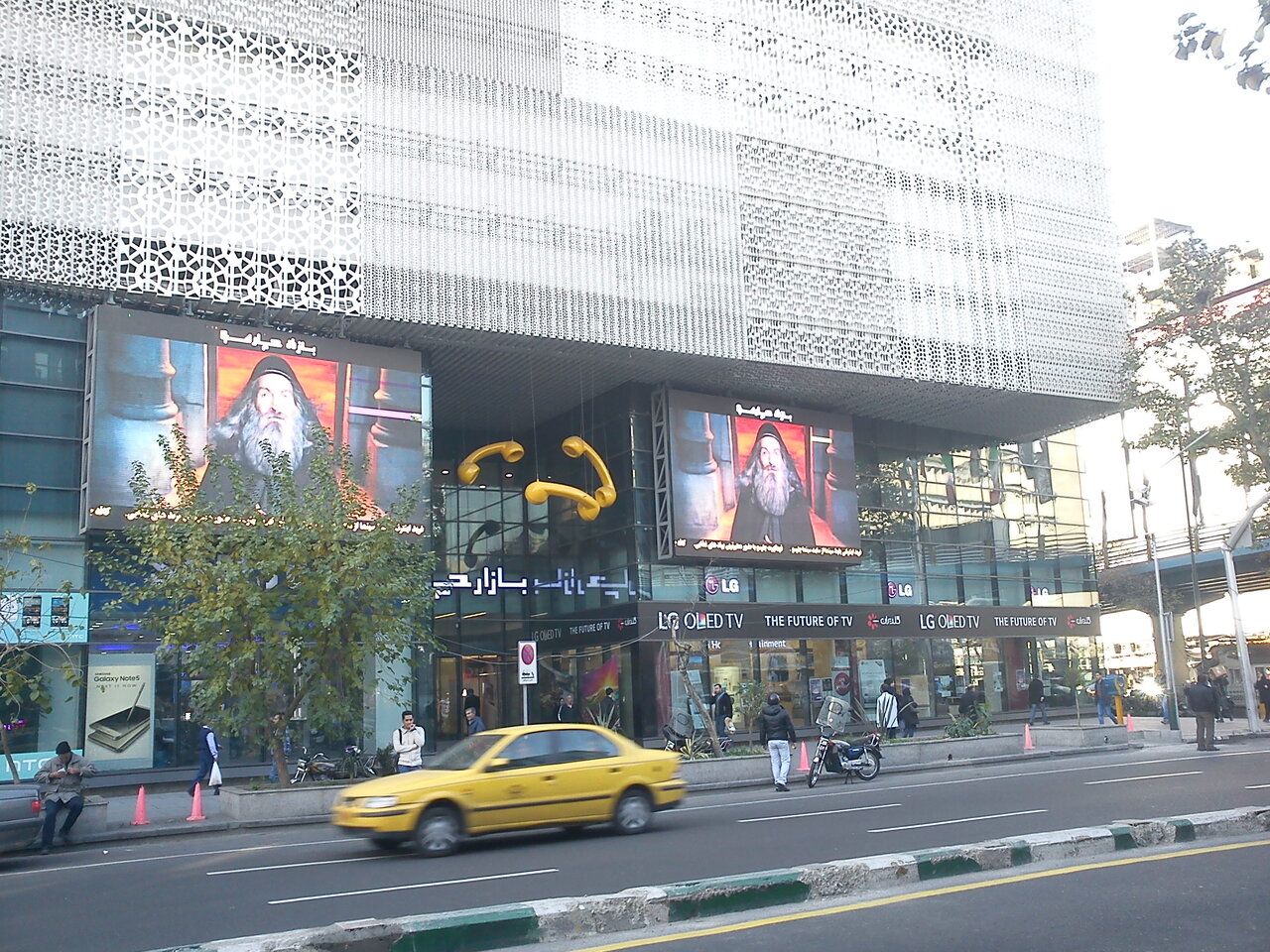 گشت و گذار سینمایی در مراکز خرید