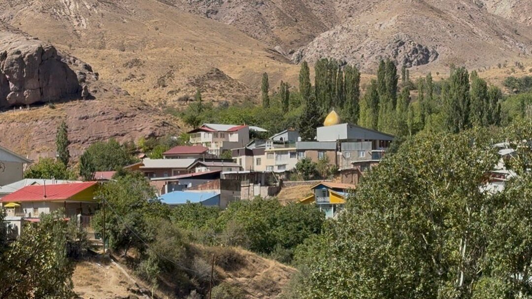 موجود زنده و اسرارآمیز ۸۰۰ ساله در روستای تکیه‌ناوه البرز + ویدئو