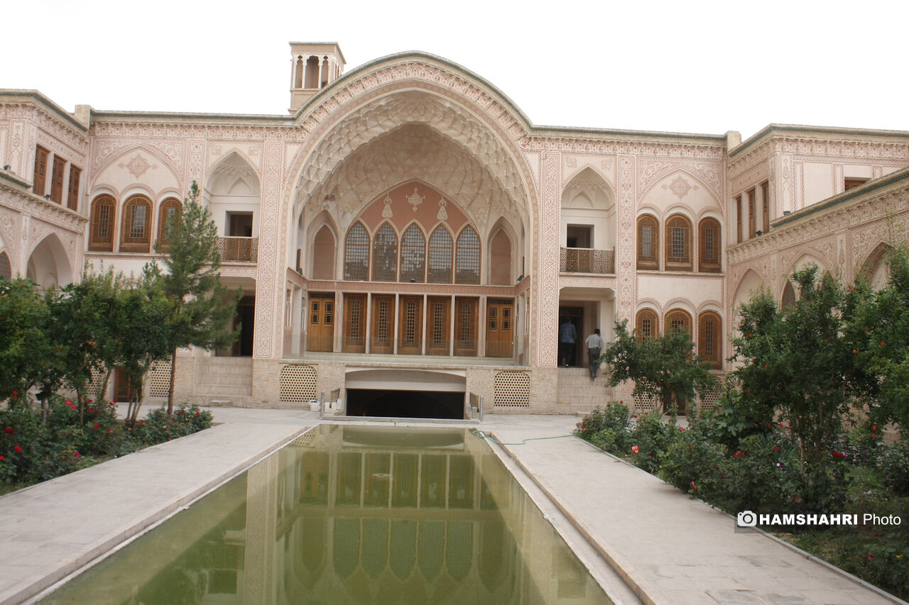 این شهر با خانه هایشان جهانی شد | چراغ خانه ها هنوز روشن است