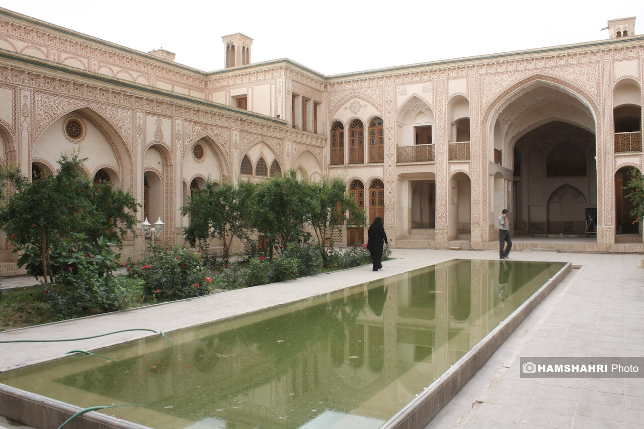 این شهر با خانه هایشان جهانی شد | چراغ خانه ها هنوز روشن است