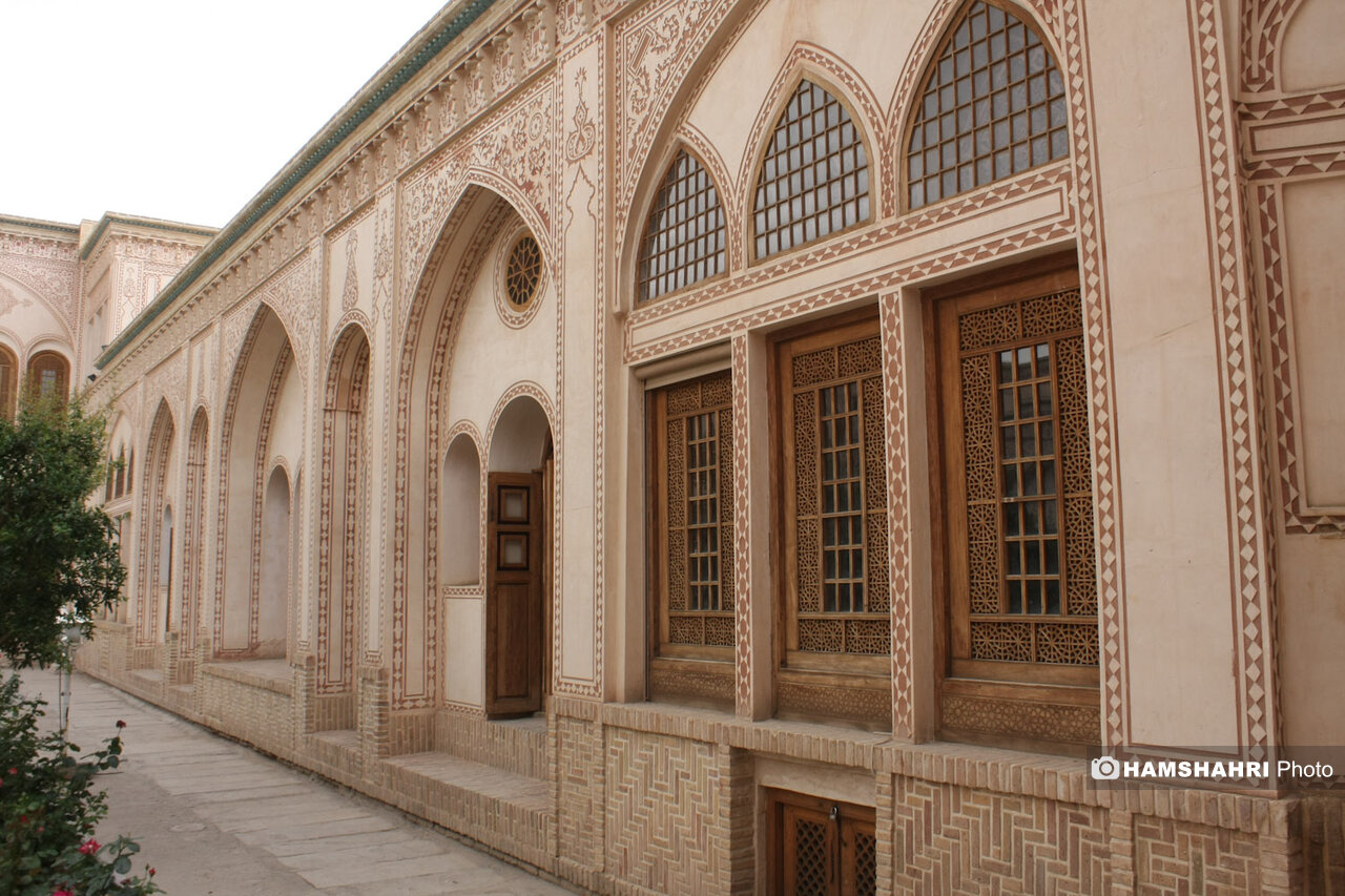 این شهر با خانه هایشان جهانی شد | چراغ خانه ها هنوز روشن است