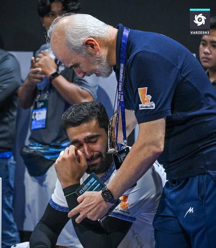 گریه شدید ستاره والیبال ایران بعد از شکست تلخ + عکس اسفندیار