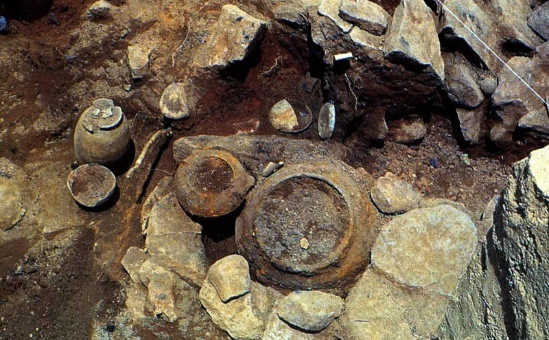 دیگهای غذایی که بعد از ۱۵۰۰ سال از زیر خاک بیرون آمدند | عکس