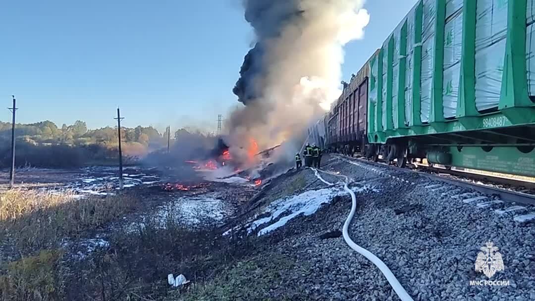 تصادف حامل سوخت با کامیون | حجم آتش سوزی را ببینید تصادف قطار