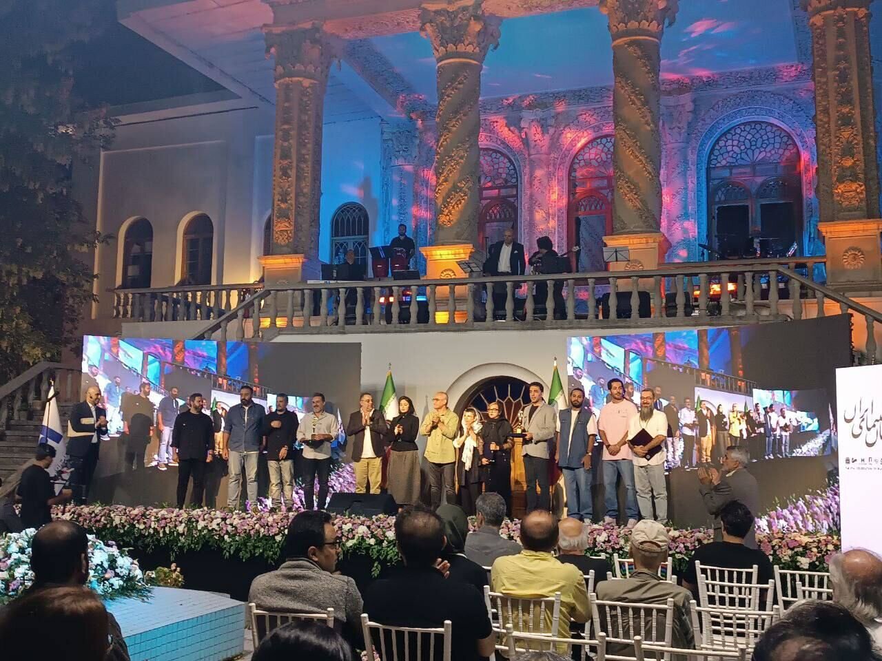 عذرخواهی پرویز پرستویی از مردم سیستان و بلوچستان؛حرفی زدم که ... | در نهمین دوره جشن عکاسان سینمای ایران چه گذشت؟