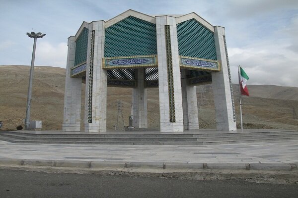 سفر به یادمان شهدای گمنام