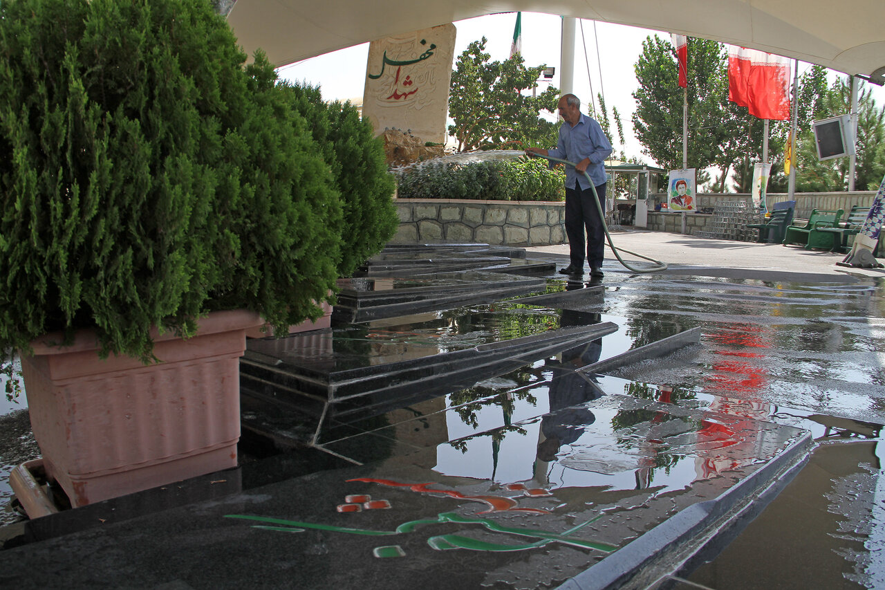 تجربه  زیارت شهدای گمنام در ارتفاعات تهران