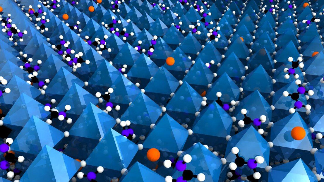 عرضه پنل‌های هوشمندی که رو به خورشید می‌چرخند