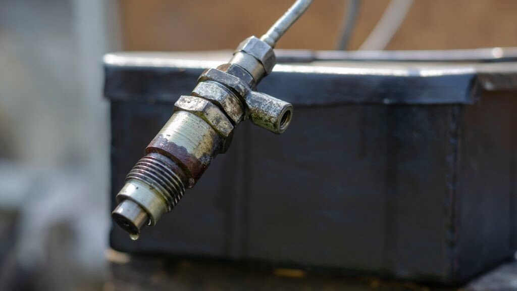 دود سفید اگزوز نشانه چیست؟