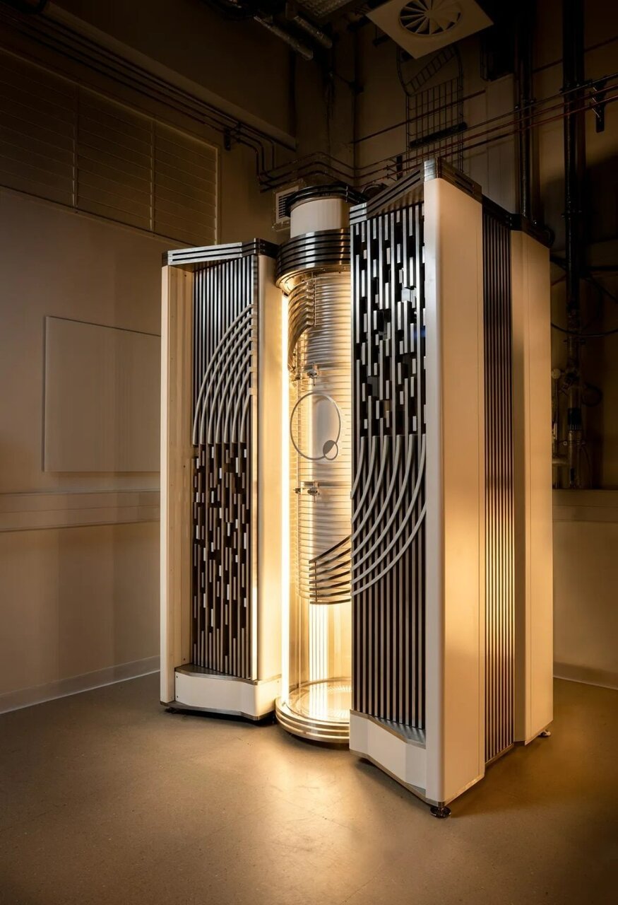 رونمایی از نخستین کامپیوتر کوانتومی جهان با تراشههای سیلیکونی | عکس