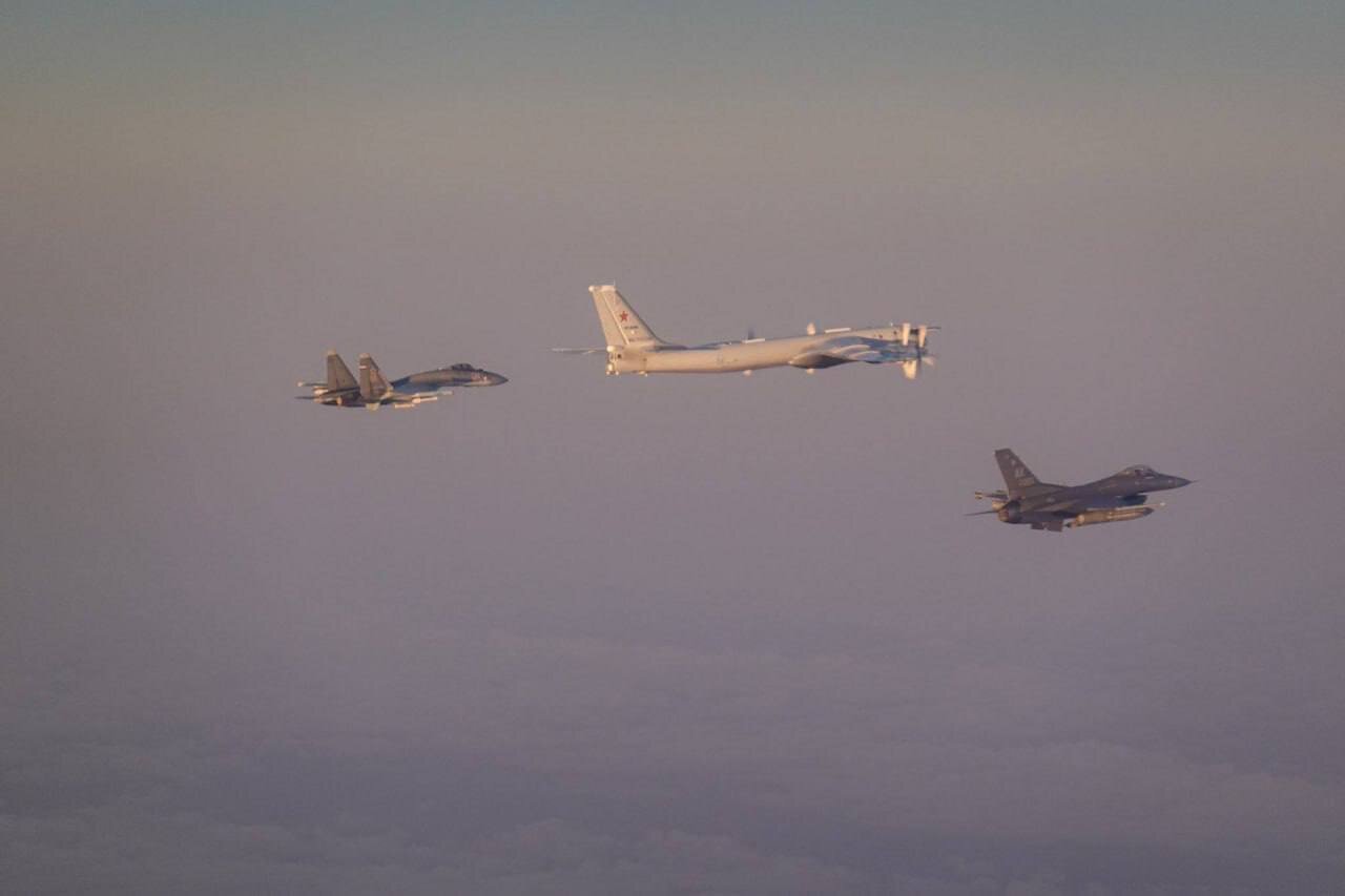 پرواز بمب‌افکن های روسی  نزدیک آمریکا | تصاویر