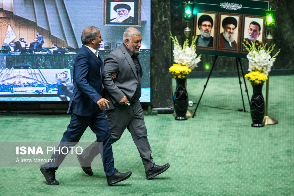 تصاویری از حال و هوای متفاوت امروز مجلس