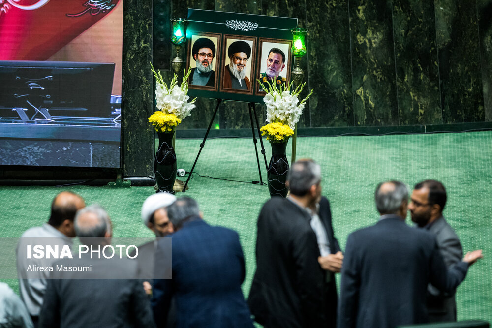 تصاویری از حال و هوای متفاوت امروز مجلس