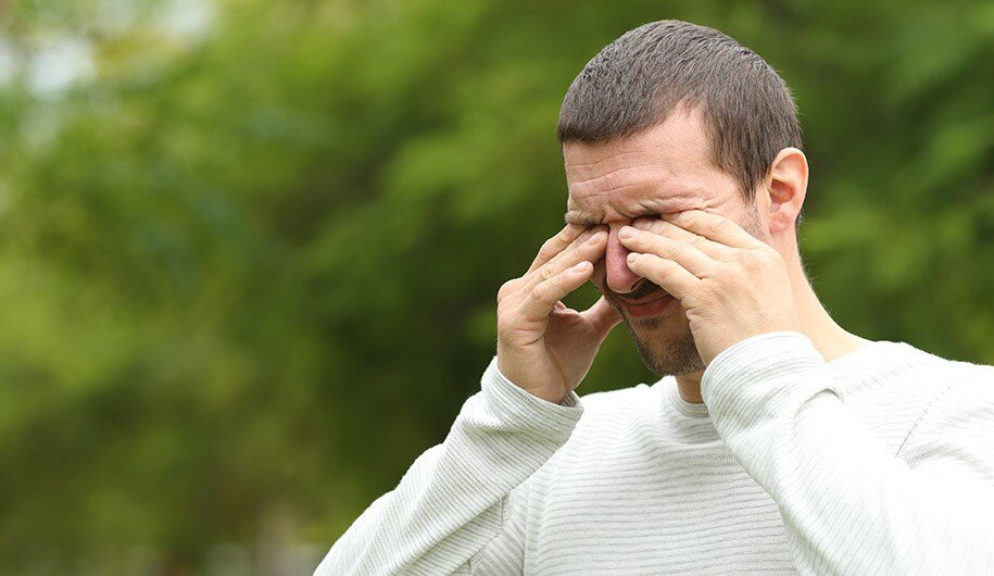 حساسیت چشم در فصل پاییز؛ دلایل بروز و نشانههای مهم