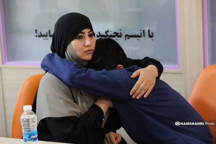 حضور قهرمانان ورزشی به عنوان سفیران اتیسم در انجمن اتیسم ایران