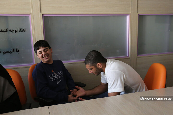 حضور قهرمانان ورزشی به عنوان سفیران اتیسم در انجمن اتیسم ایران