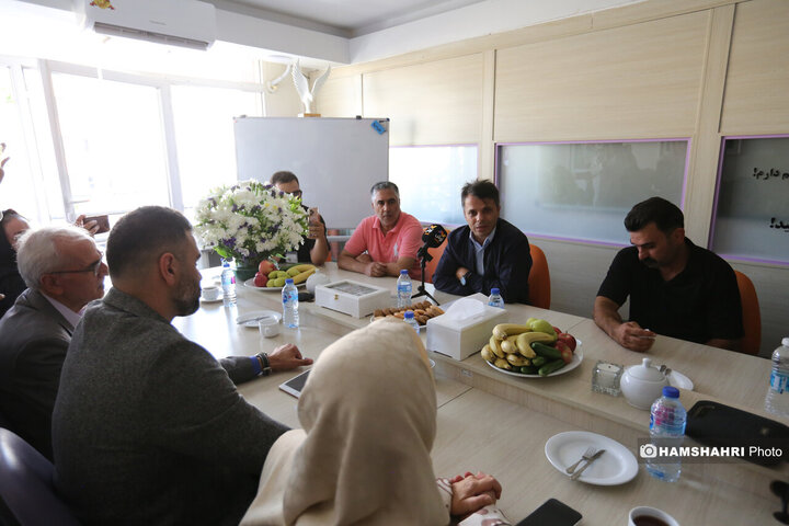 حضور قهرمانان ورزشی به عنوان سفیران اتیسم در انجمن اتیسم ایران