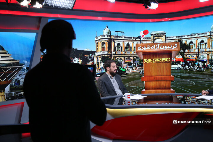 صدای شما شنیده میشود