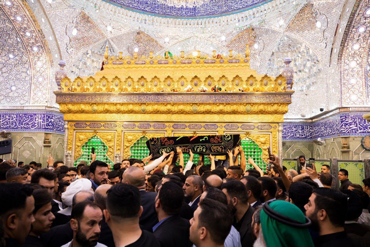 تشییع پیکر مرحومه شیرازی، همسر مکرم آیت الله العظمی سیستانی در حرم مطهر امام حسین علیه السلام ▪️ @Saberin_ir