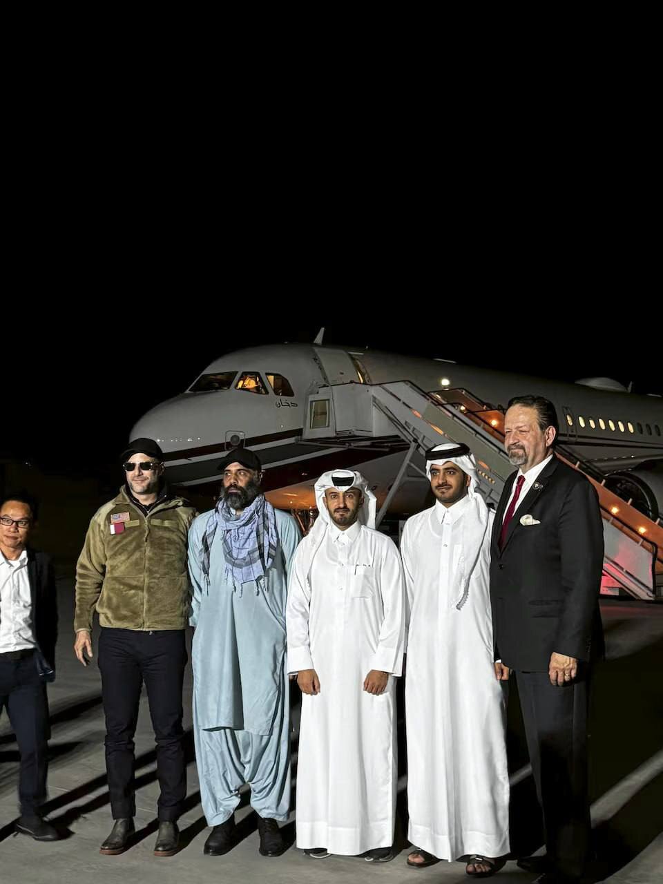 طالبان، امیر امیری را با میانجیگری قطر آزاد کرد | تصاویر