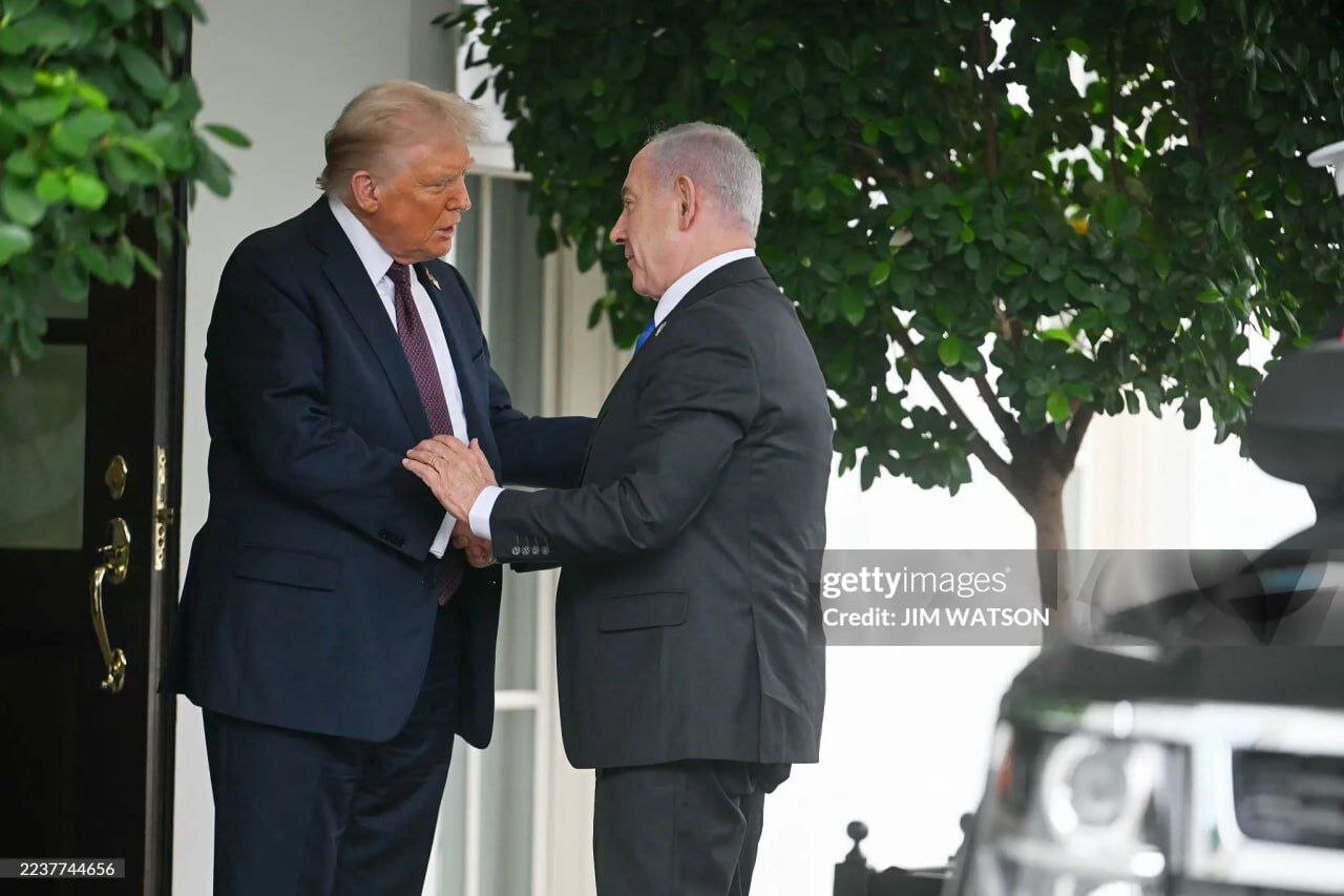 نگاههای خاص نتانیاهو به ترامپ در ورودی کاخ سفید+ عکس