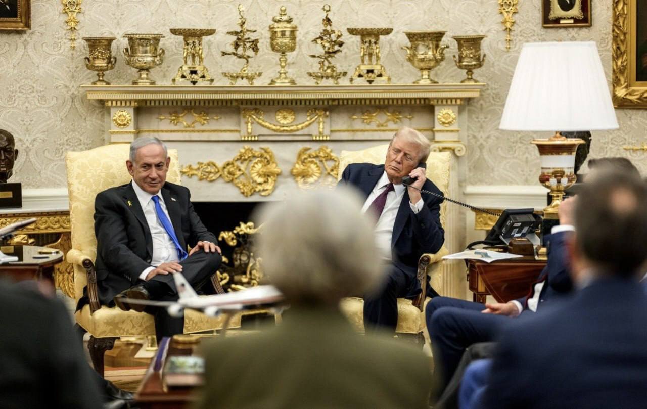 لحظه تماس تلفنی ترامپ با نخست وزیر قطر و عذرخواهی نتانیاهو از او | عکس