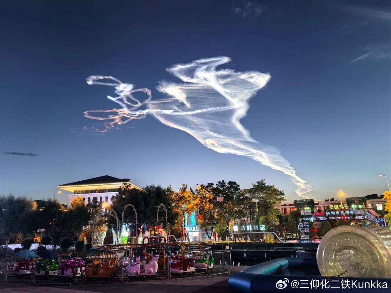 چین یک موشک بالستیک قاره‌پیما را آزمایش کرد | تصاویر