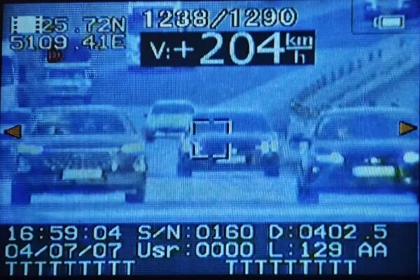 توقیف یک خودرو با سرعت ۲۰۰ کیلومتر + عکس