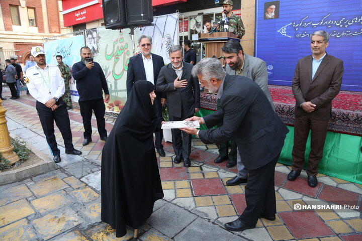 آیین رونمایی و نصب تابلو های سر درب کوچه ها وتابلو های پرچمی جدید پایتخت