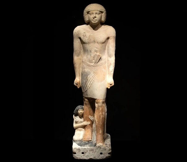 مجسمه استثنایی «مِسی» و خانوادهاش در گورستان | عکس