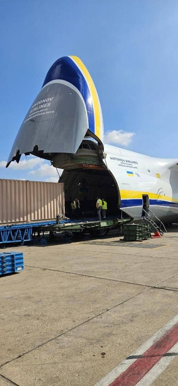 مشاهده هواپیمای اوکراینی در فرودگاه بنگوریون اسرائیل | تصاویر