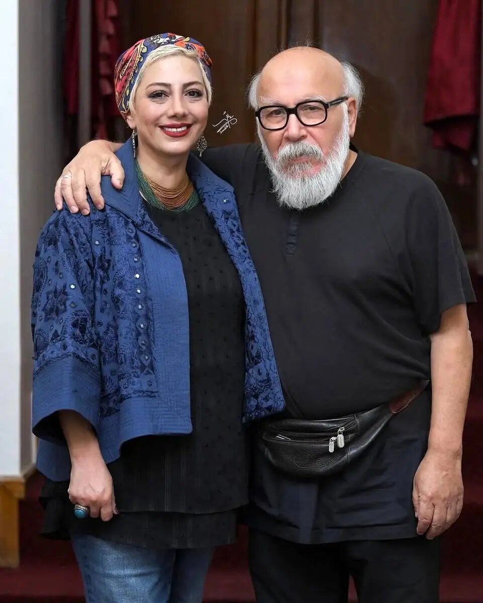 علیرضا داوودنژاد و خانوادهاش در یک مراسم رسمی | تصاویر